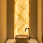 Revestimento Marmorizado Brilhante Ônix Gold Retroiluminado 122x244cm Mármore Fácil by Cantinho da Aline