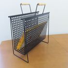 Revisteiro De Metal Com Desenho De Trelica