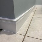 Rodapé Poliestireno Sobrepor Frisado Branco 12cm X 15mm X 2,4