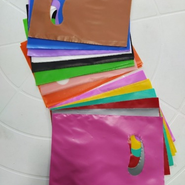 Sacolas Plástica  Alça Vazada 50 16x20 + 50 20x30 Tratadas