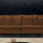 Sofá 3 Lugares Marrom Em Veludo 2,36m Levi