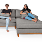 Sofa Living 2 Lugares Chaise Revestido Linho Base Em Madeira