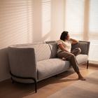 Sofá Luminne 03 Lugares 210cm Base Preto Linho Mesclado Capuc