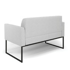 Sofá Namoradeira Base Industrial Preto Marisa Linho Cinza A05