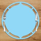 Sousplat Em Mdf Azul Borda Vazada Detalhada 35x35cm