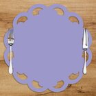 Sousplat Em Mdf Lilás  Com Borda Vazada Ondulada 35x35cm