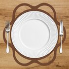 Sousplat Em Mdf Marrom Borda Ondulada 35x35cm