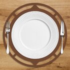 Sousplat Em Mdf Marrom Borda Vazada Detalhada 35x35cm