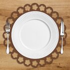 Sousplat Em Mdf Marrom Com Borda De Flor 35x35cm