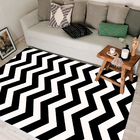 Tapete Chevrom Preto Com Branco Casa Dona Antiderrapante 100x