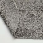 Tapete de banheiro oval cinza Kapazi algodão e antiderrapante