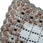 Tapete De Crochê Branco E Marrom Artesanal