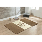 Tapete Infantil Coroa Bege Clássico De Pelúcia 1,20m X 74cm A