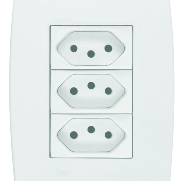 Tomada Tripla 3 Pólos (2p+t) 20a Linha Pérola Branca Radial