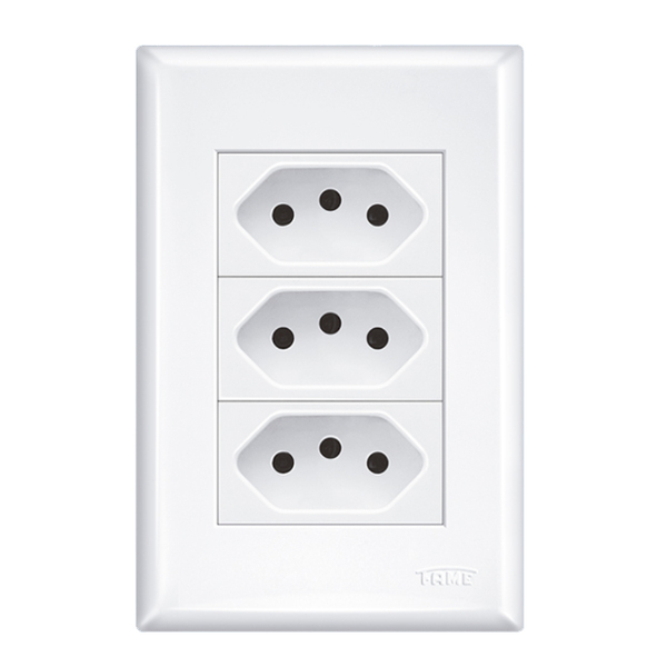 Tomada Tripla Fame Evidence 2p+t 20a Com Placa 4x2 Branca