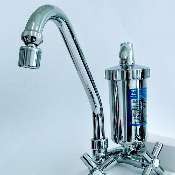 Torneira Bica Móvel C-34 Com Filtro Jr. 1/4v