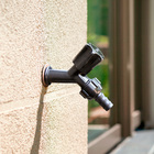 Torneira de Parede com Bico para Áreas de Serviço com Bica Baixa Preta Jardim Viqua