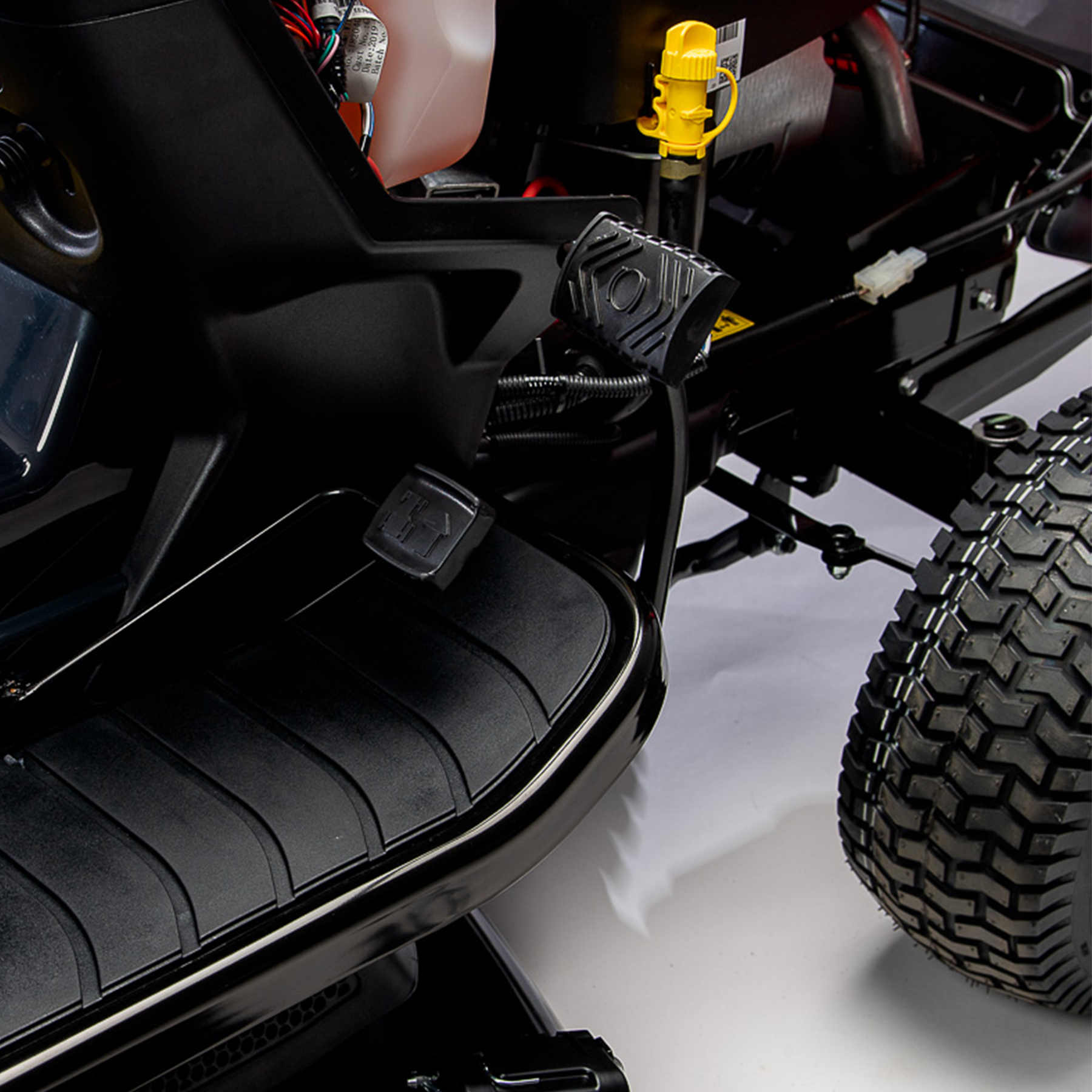 Trator Cortador de Grama a Gasolina Branco BT-1942 19Hp