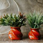 Vaso De Cerâmica Camélia 11cm Vermelho Reagente Ceraflame Dec