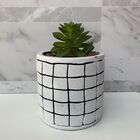 Vaso Decorativo Com Pintura Artesanal E Estampa Quadriculada