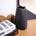 Vaso Decorativo Dobradura Preto Em Cerâmica 25x16 Cm - Indo D