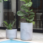 Vaso Plástico com Prato Match Cimento Queimado 29x35,5cm Japi