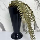 Vaso Preto Grande De Cerâmica Trabalhado Com Planta Caída